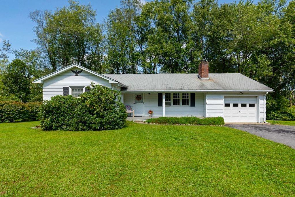 6 Jardem Court, Rhinebeck